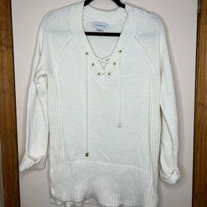 Small Liz Claiborne V-Neck Sweater White